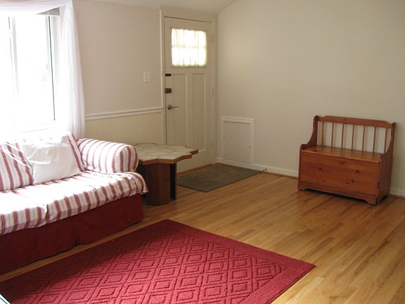 living room (second view)