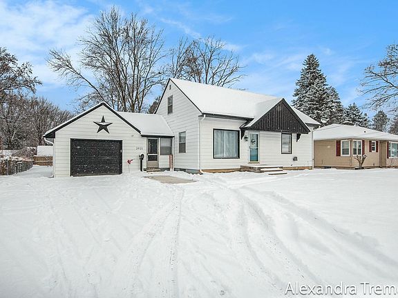 2nd image of 3931 Navaho St SW