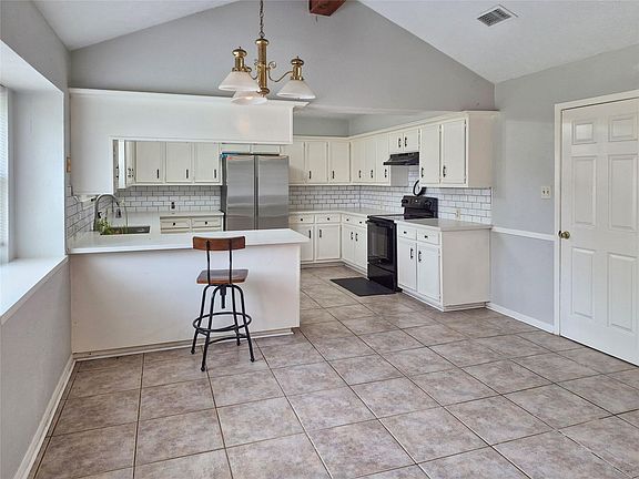 4th image of 103 Ironwood St