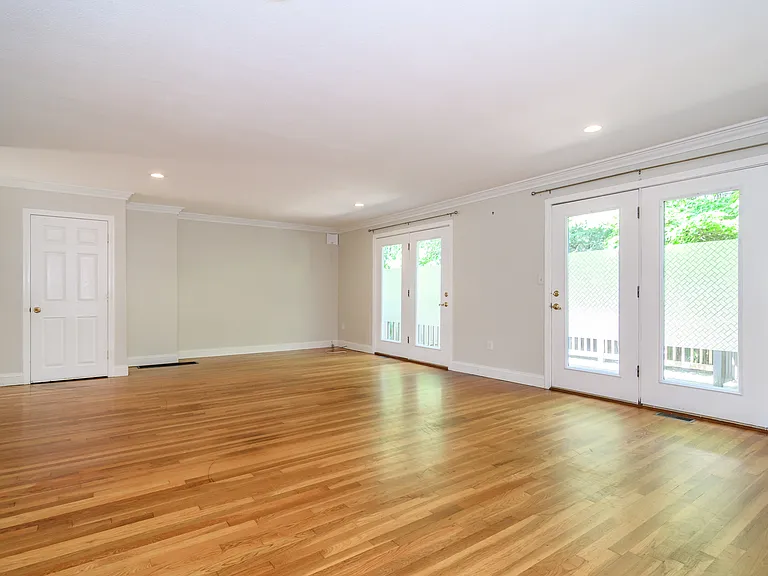220 Kent St #220 — Photo 6