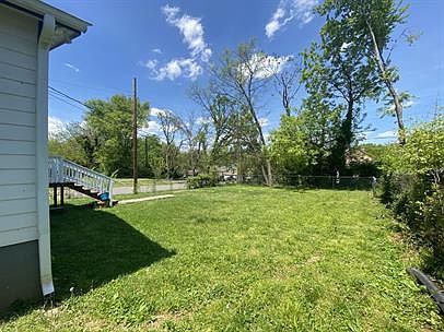 3rd image of 1901 Woodbine Ave