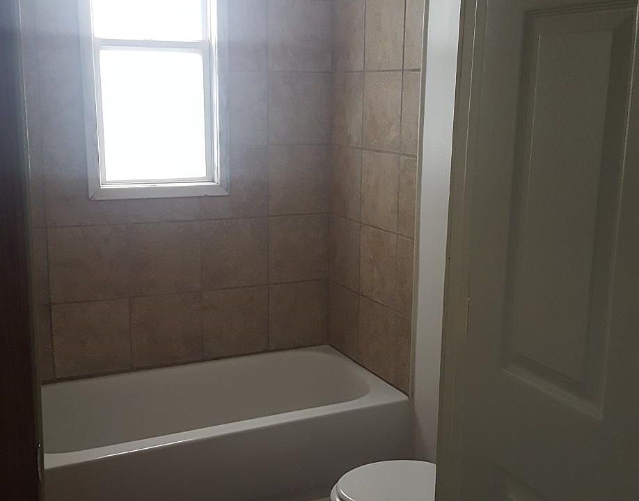 2nd image of 719 Sibley St