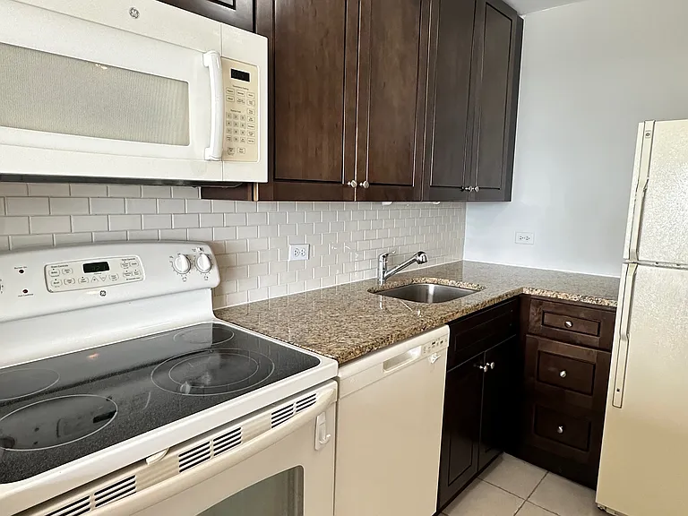 5445 N Sheridan Rd #2605 — Photo 14