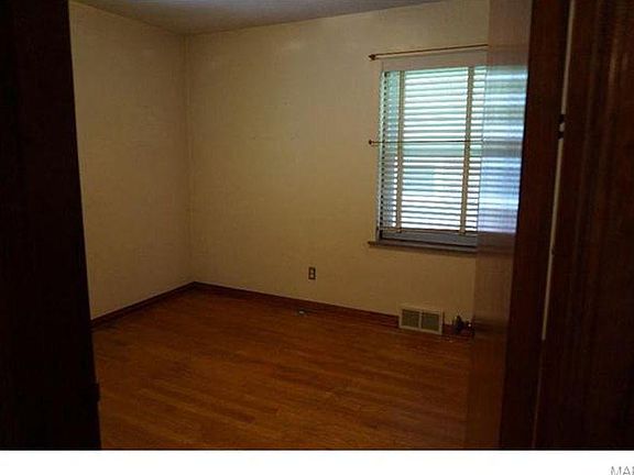 3rd image of 729 Alleghany Dr