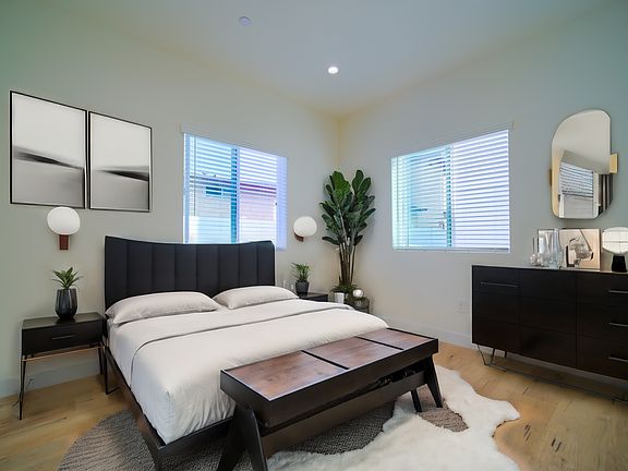 2nd image of 630 E Adams Blvd #630