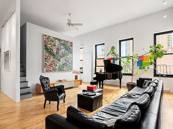 2nd image of 454 W 46th St #6AS