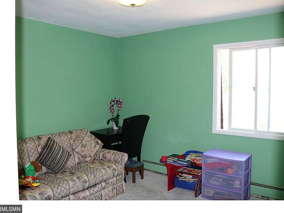 4th image of 1001-42 1/2 Ave NE #203