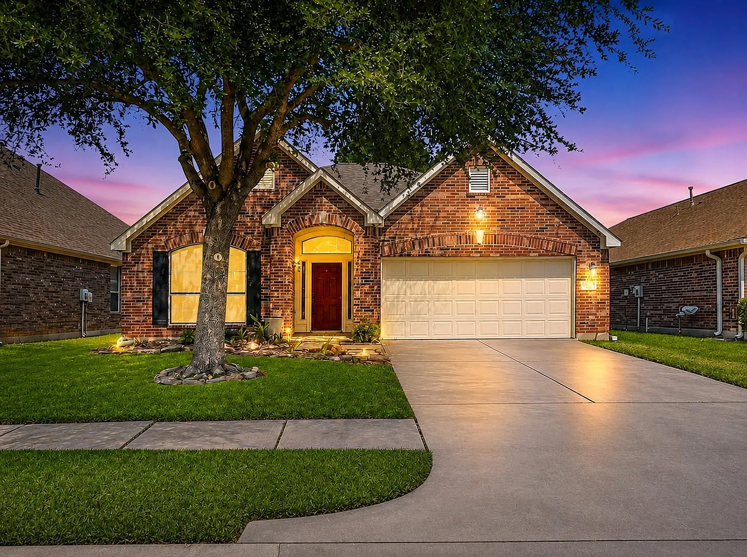3 bed, 2.0 bath, 1978 sqft, $2,100 — Photo 1
