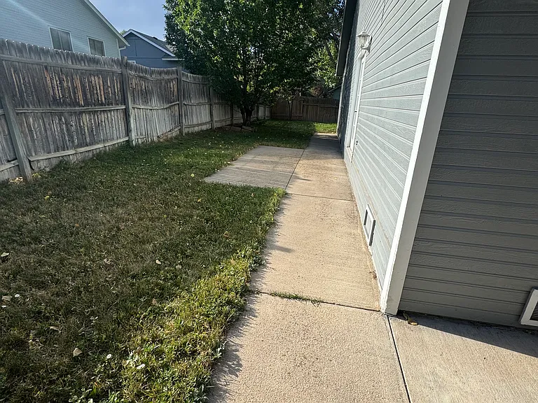 460 Palmetto Dr — Photo 16