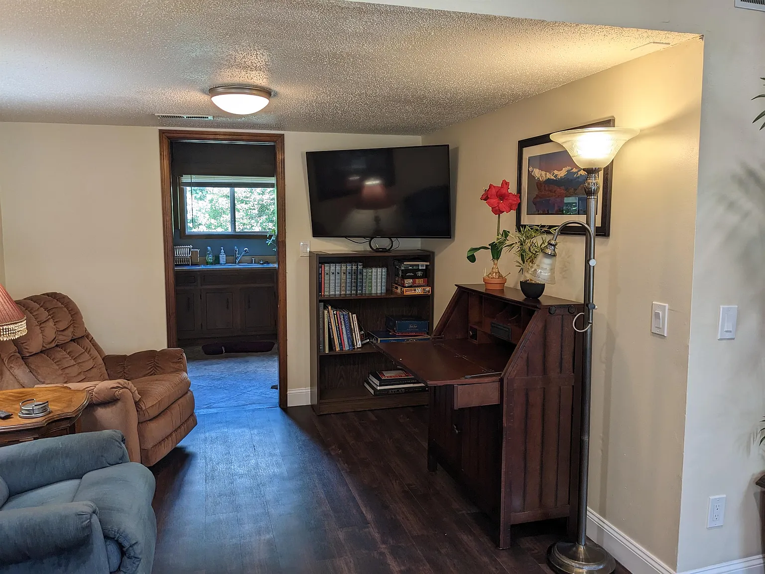 9001 Mahogany Row Southeast - B — Photo 4