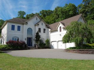 1 Stirling Pl, Pittstown, NJ 08867