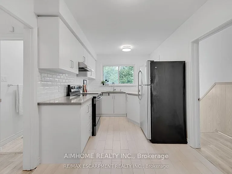 2076 Constance Dr — Photo 18