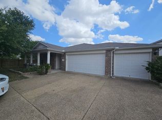 615 Kingfisher Ln, Leander, TX 78641