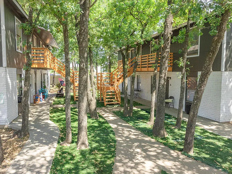 708 Navidad St #B — Photo 34