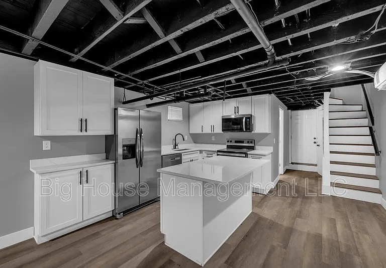 339 E 25th St #1 — Photo 7