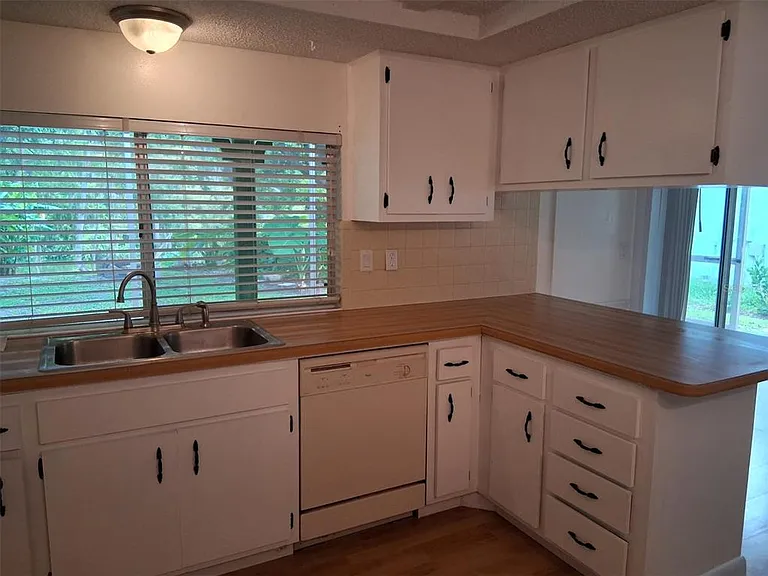 12406 Weatherstone Row — Photo 11