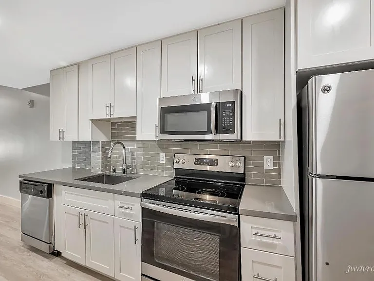 1801 Beach St #D — Photo 1