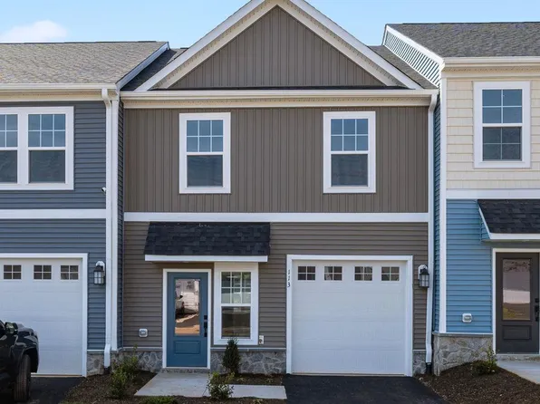 325 Ridgeline Dr, Waynesboro, VA 22980