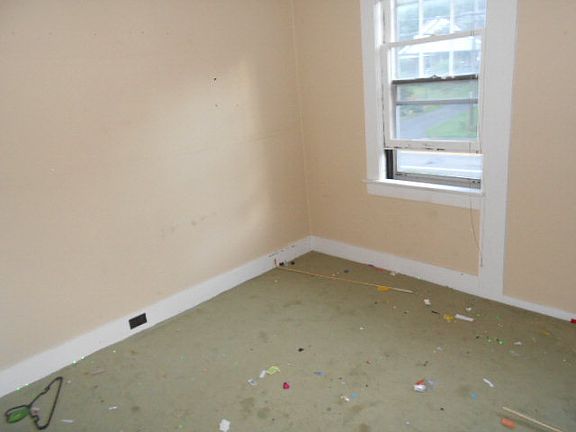 3rd image of 20570 Alden St