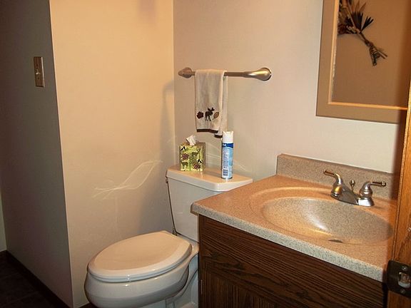 5th image of 76 S Saint Josephs Ln