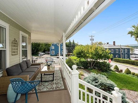 5th image of 22 Bayview Ave