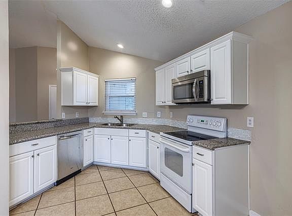 2nd image of 5318 Yaupon Dr