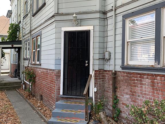Entry to Unit