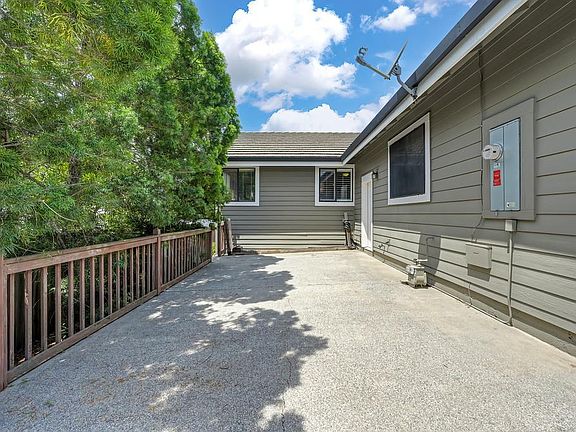 5th image of 1400 Foxridge Cir