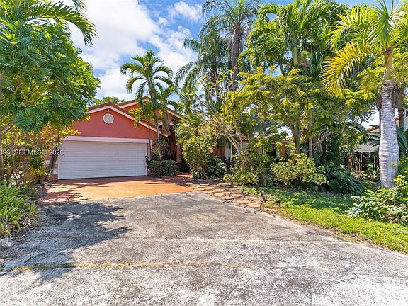 3rd image of 15012 SW 45th Ln