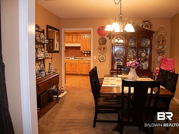 3rd image of 2376 S Palmers Rd