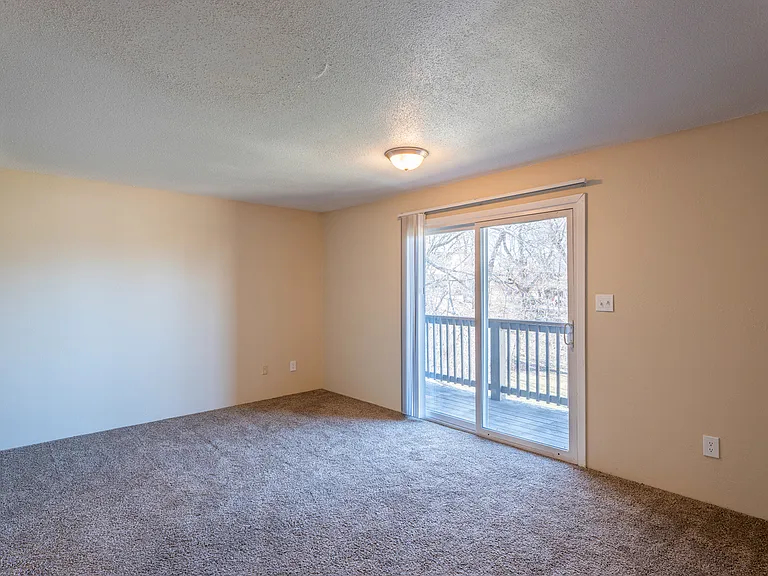 Skyline Apartments — Photo 34