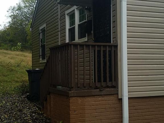4th image of 718 Wilder Pl