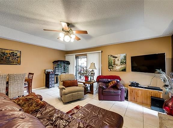 4th image of 1 Dewberry Ct