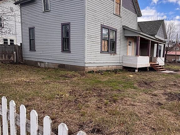 3rd image of 212 N 1st Street