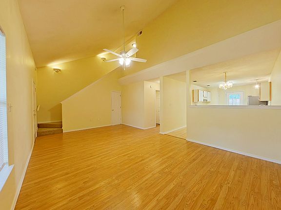 2-web-or-mls-Living Room-2-3_07102025