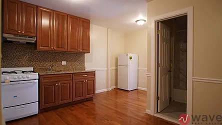 Rented by Wave Real Estate Group