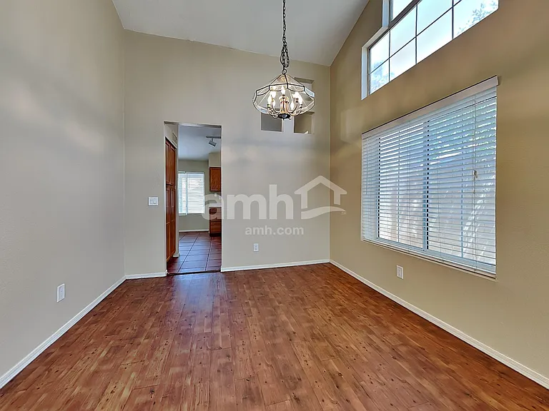 1214 E Artesian Way — Photo 7