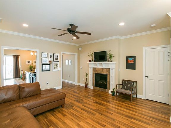 2nd image of 3129 Wintergreen Dr