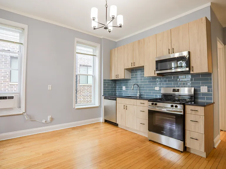 1844 W Grace St #1 — Photo 2