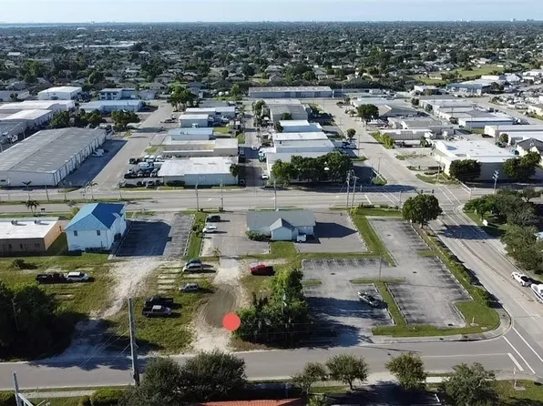 1318 SE 8th Ter, Cape Coral, FL 33990