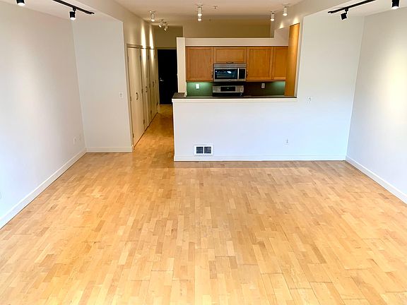 5th image of 720 Queen Anne Ave N APT 201