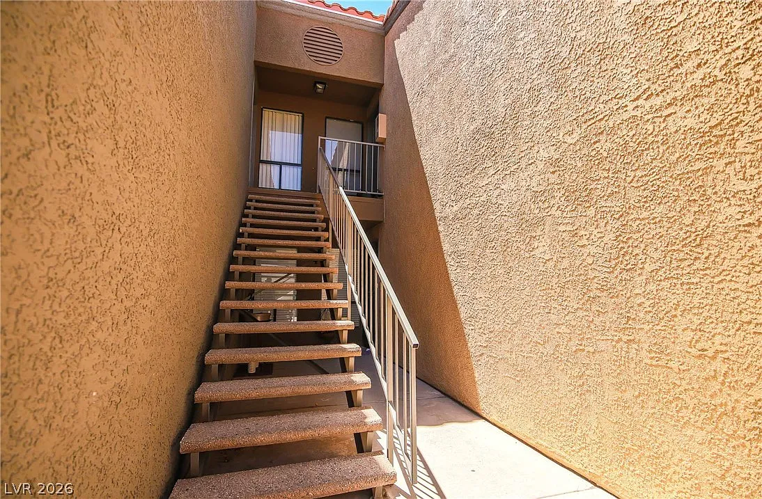 2 bed, 2.0 bath, 1071 sqft, $1,450 — Photo 3