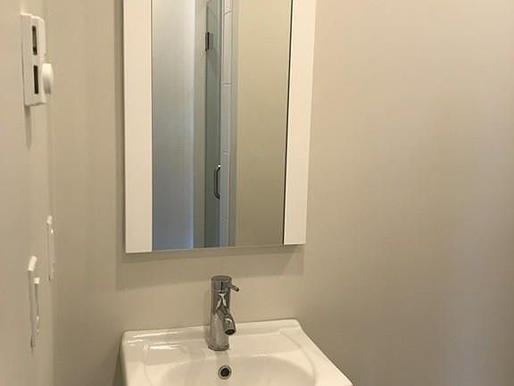3rd image of 194 Shirley Ave #15