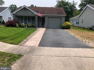 16 Wooton Dr, Southampton, NJ 08088