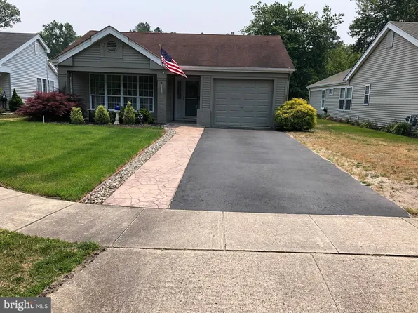 16 Wooton Dr, Southampton, NJ 08088