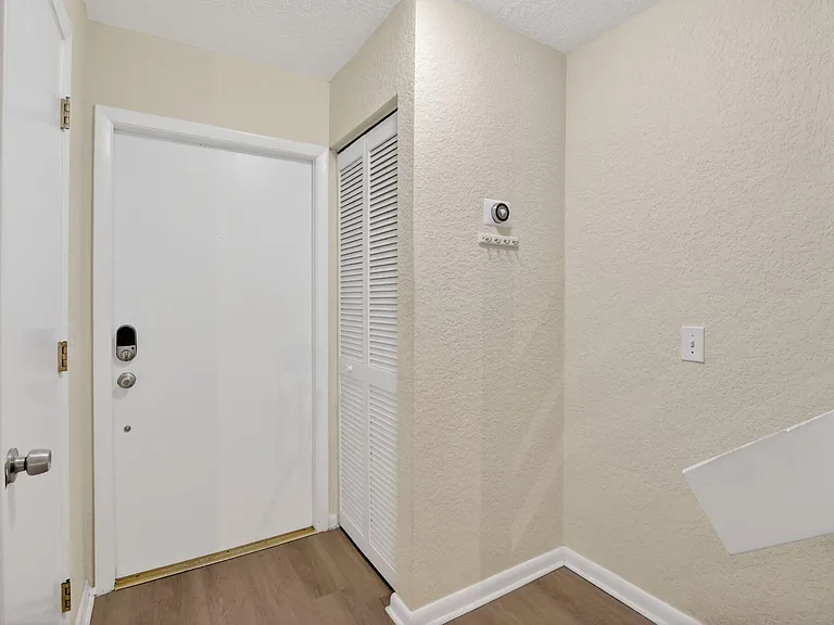 2520 Van Buren St #4 — Photo 4