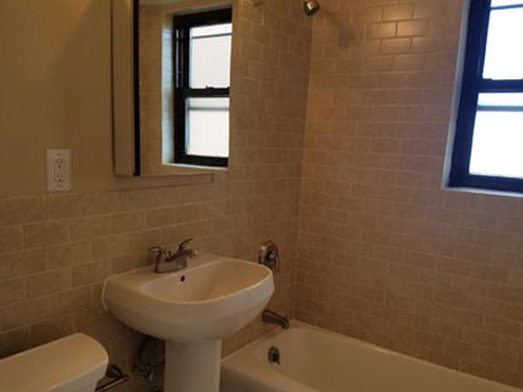 4th image of 3040 Bruckner Blvd #7C