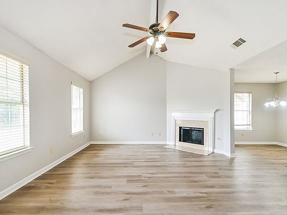 4th image of 1622 Raybrad Dr