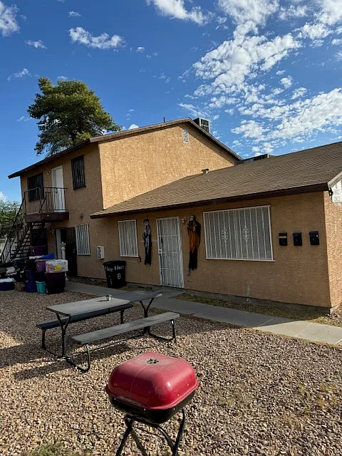8 Britz Cir #C