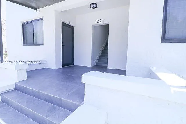 221 SW 11th Ave #2 — Photo 14